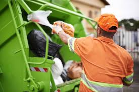 Best Commercial Junk Removal  in Waverly, MI
